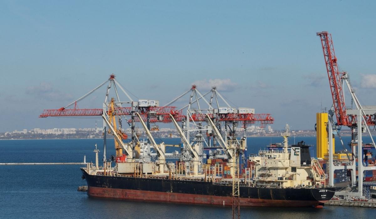 Ukraine war: Four more grain ships leave Ukraine as hopes grow for export stability